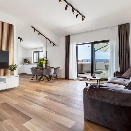 公寓 Tesa Luxury 扎达尔