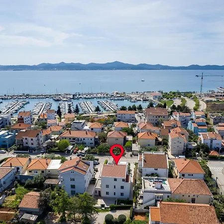 公寓 Tesa Luxury 扎达尔