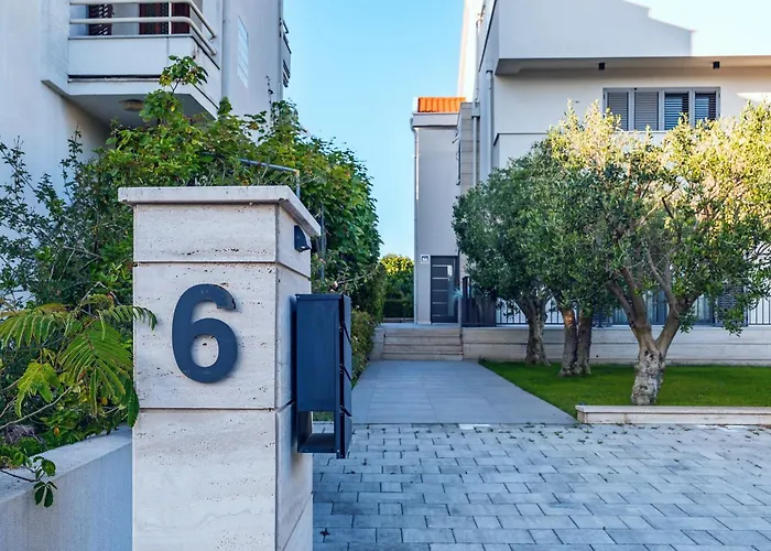 Tesa Luxury דירה